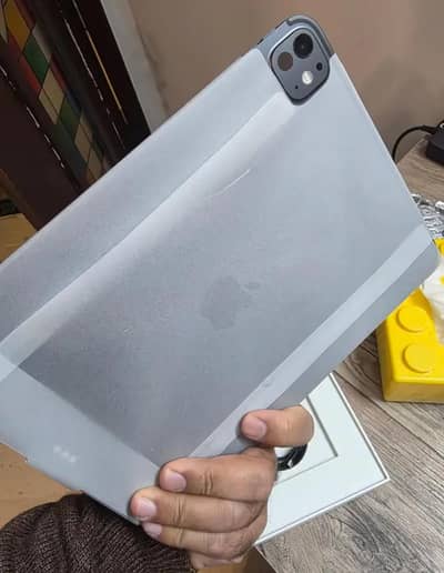 Apple ipad pro M4 complete box