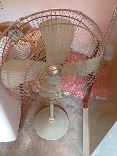 GFC Pedestal Fan – Good Condition