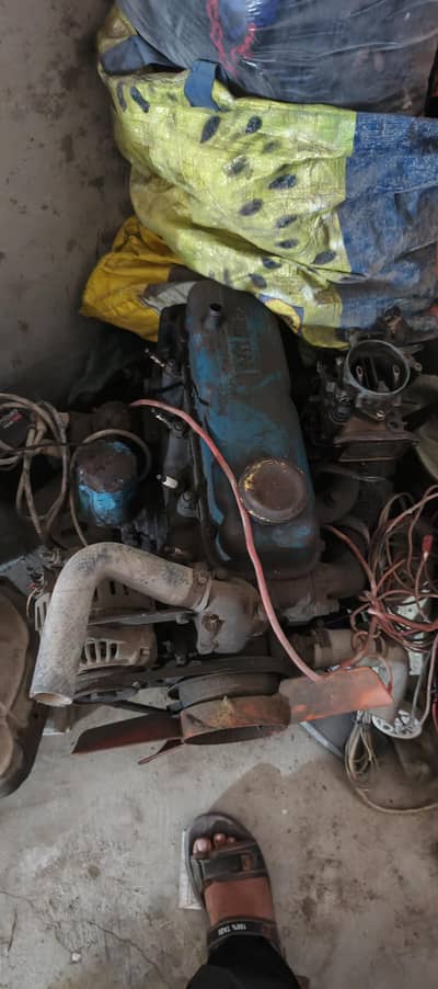 Datsun nissan bluebird 411 13000 cc  1965 to 1967 engine with gear