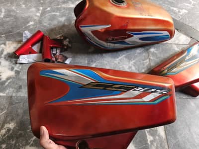 Honda 125 Copy Fuel tank and tapa with ears