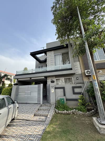 8 Marla Corner Used House For Sale Bahria Town Lahore