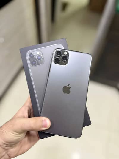 Apple iPhone 11 Pro Max | 256GB | Health 71 | Factory Unlock