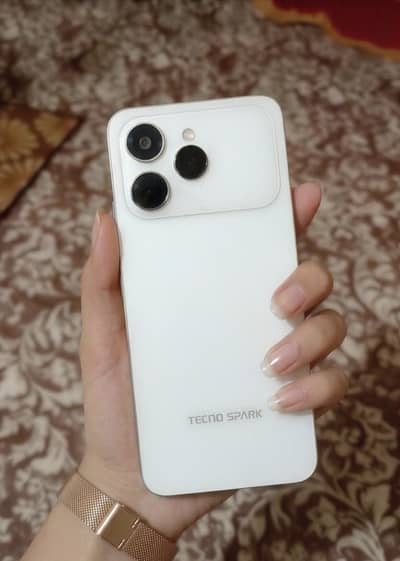 Tecno spark 40