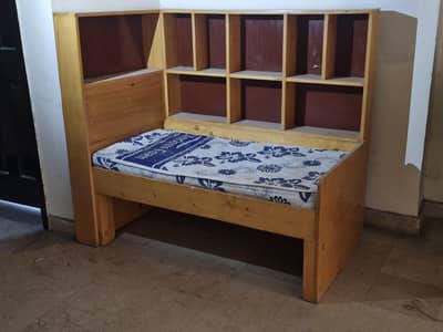 kids bed solid material and 10/10 condition