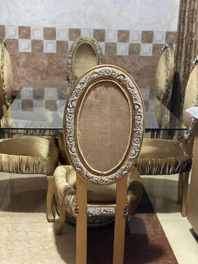 Dinning table for sale