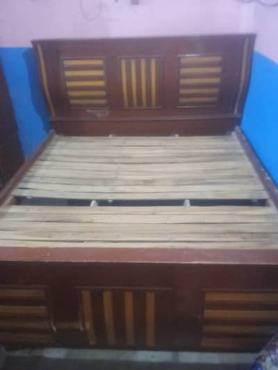 double bed acchi condition mein for sale polish Karen aur new.