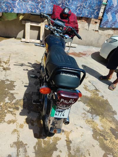 CD 70 bike, used, one handed,