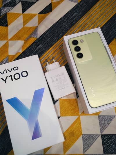 vivoy100 8/128  10/10 condition