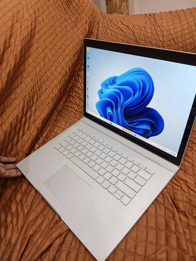 Microsoft Laptop 16GB/ 512GB  i7/8650U with 6GB Graphic Card