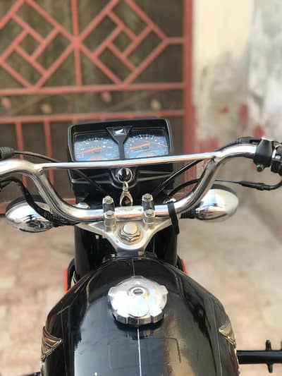 Honda 125 Black urgent for sale