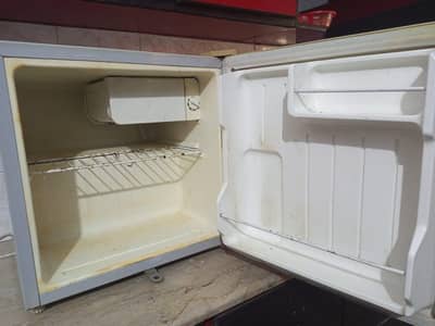 SG mini refrigerator