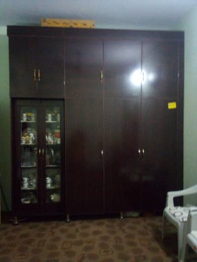 wardrobe. . . . . . . .