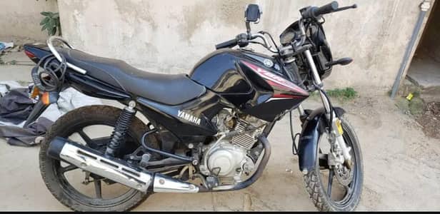 YAMAHA YBR125 BLACK