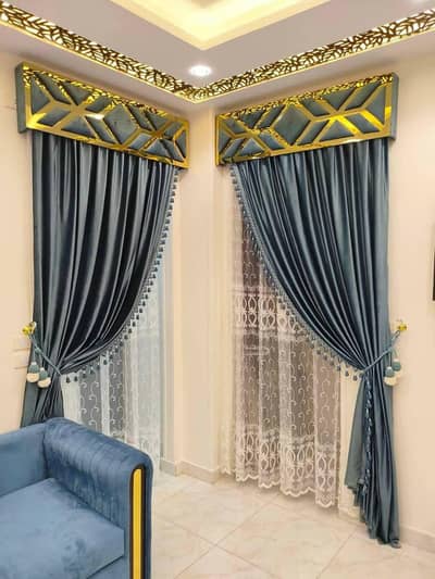 curtain/ poshish/decorations
