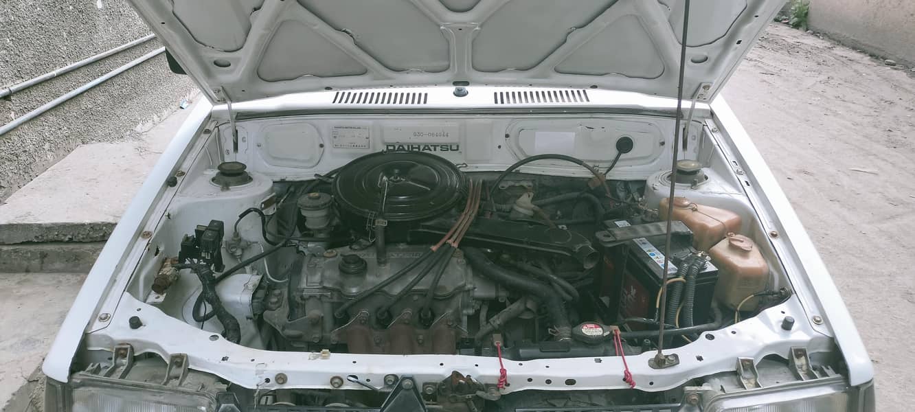 Charade model 1986 two door 4