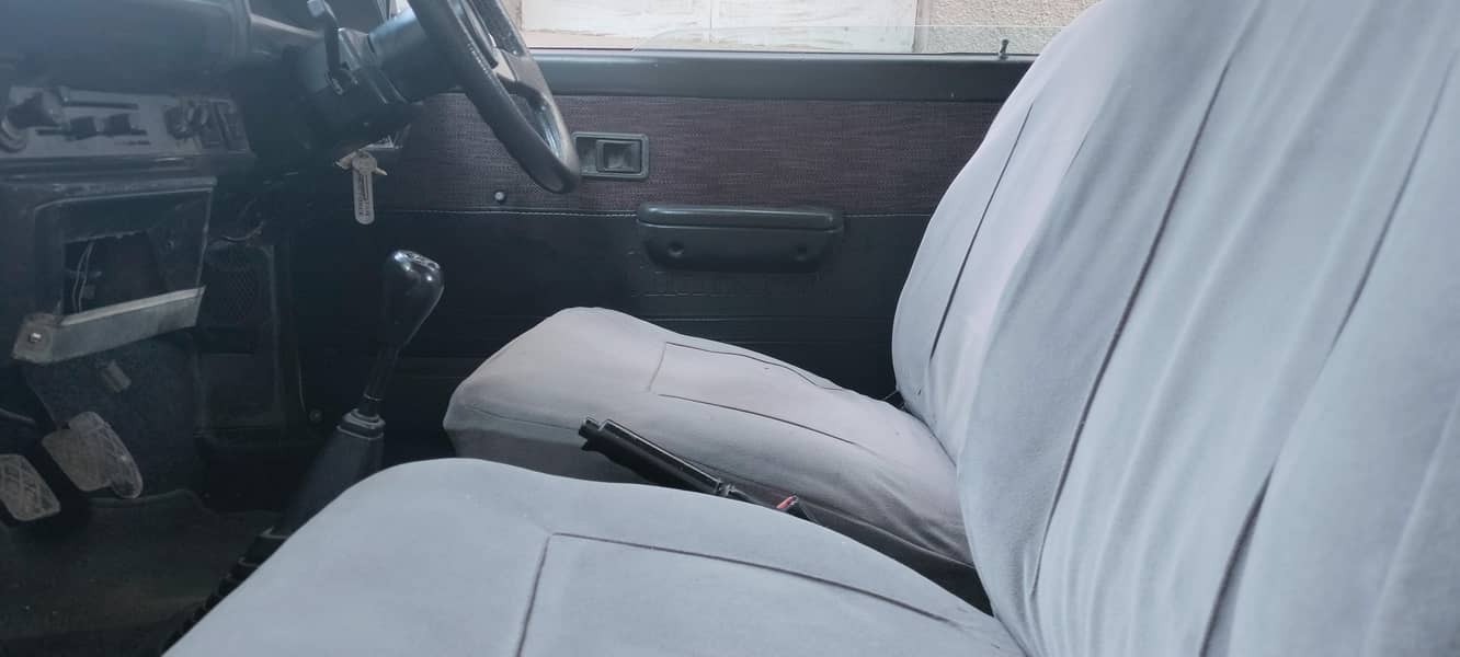 Charade model 1986 two door 7