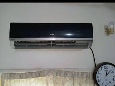 1.5 ton Gree DC invetor for sale like new condition no repair .