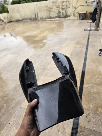 Yamaha Ybr Esd Back Cowl (Genuine)