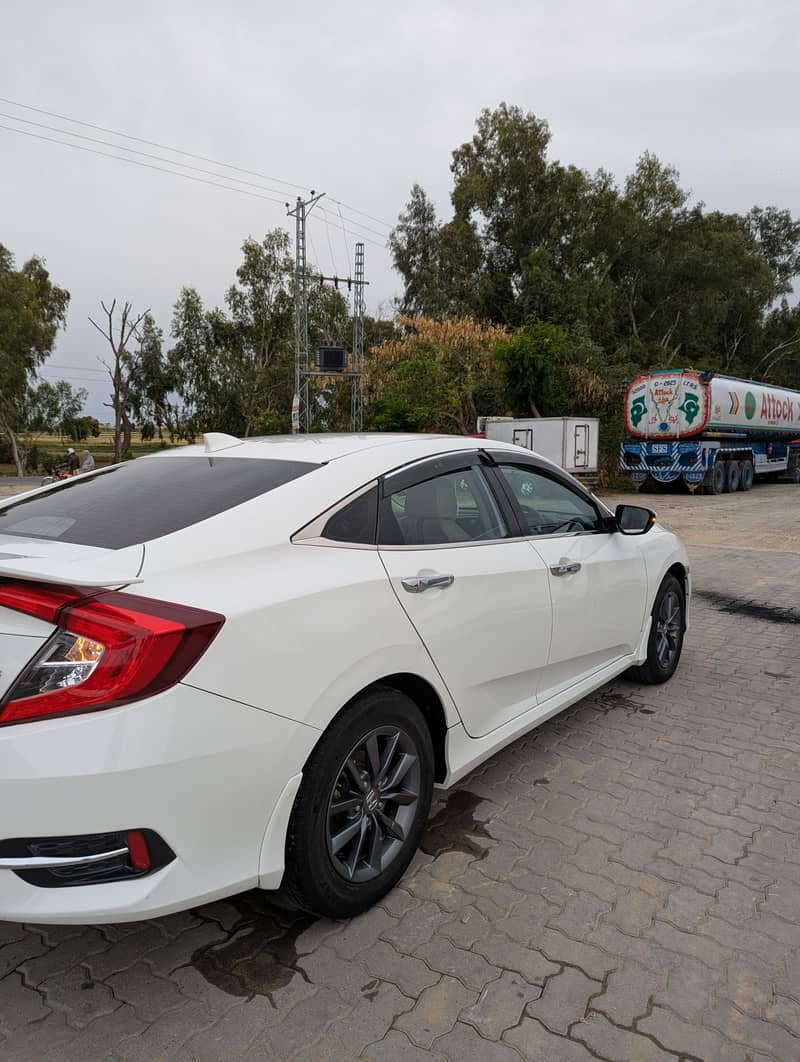 “ہونڈا سوک — گھر کی استعمال شدہ، بلکل صاف ستھری، ٹوٹل جینئن 2