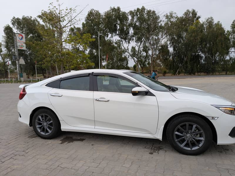 “ہونڈا سوک — گھر کی استعمال شدہ، بلکل صاف ستھری، ٹوٹل جینئن 3