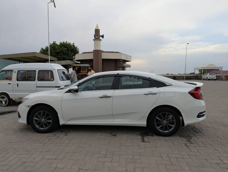 “ہونڈا سوک — گھر کی استعمال شدہ، بلکل صاف ستھری، ٹوٹل جینئن 4