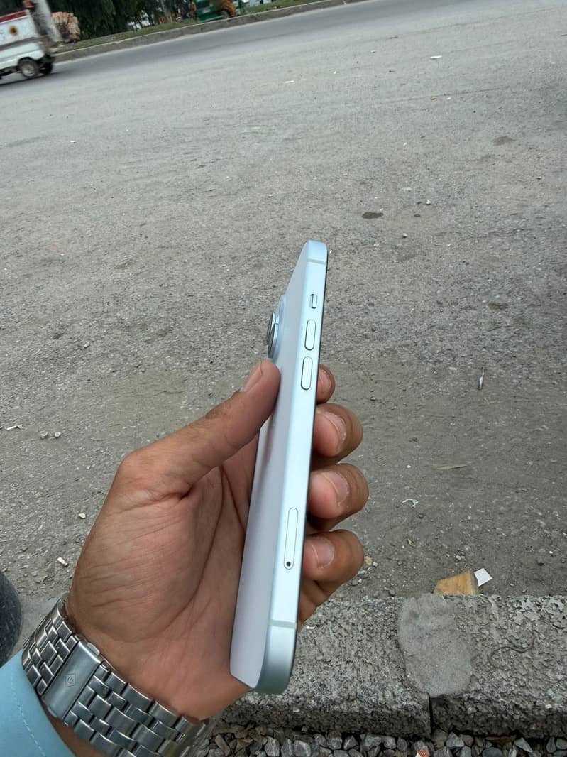 iPhone 15 5