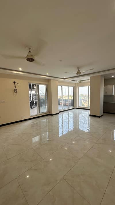 Spacious 3 Bed Apartment With Stunning Margalla View For Rent In 11 Central G-11