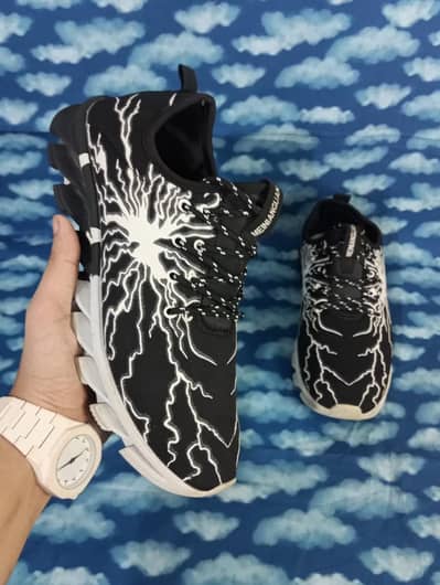 Meinianguan lightning 