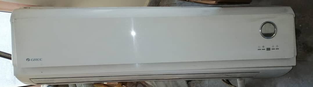 GREE Split Air Conditioner (AC). 1.5 Ton.  9/10 Condition.