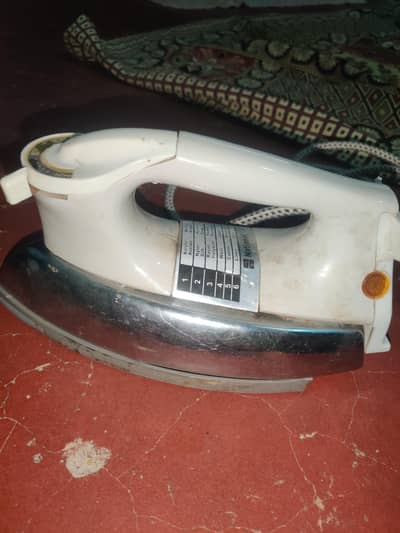Electric Iron for Sale – Excellent Condition