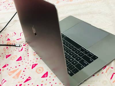 Macbook Pro 2017 (A1707)