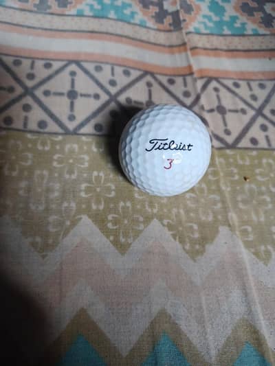 Original Titleist Golf Ball – Good Condition