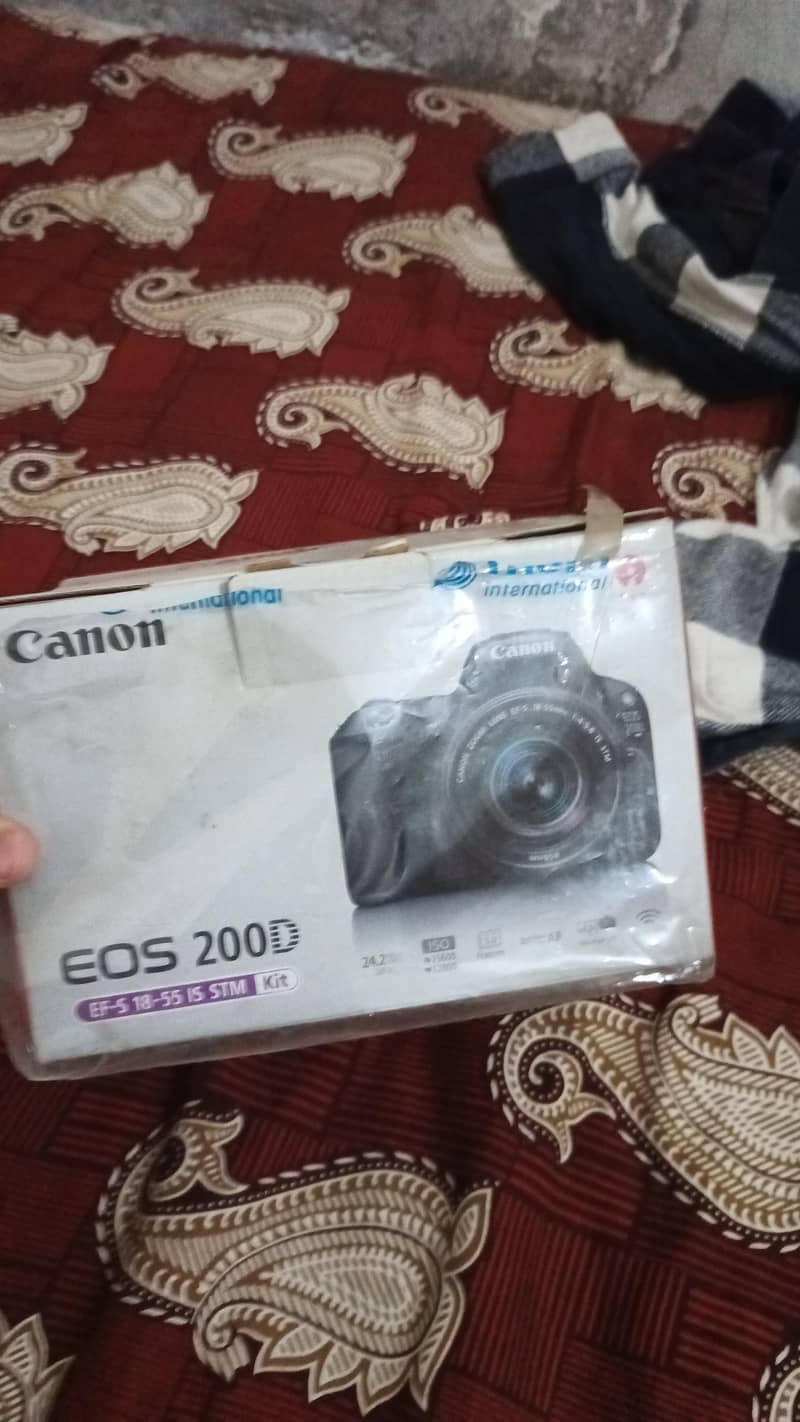 Canon EOS 200d 0