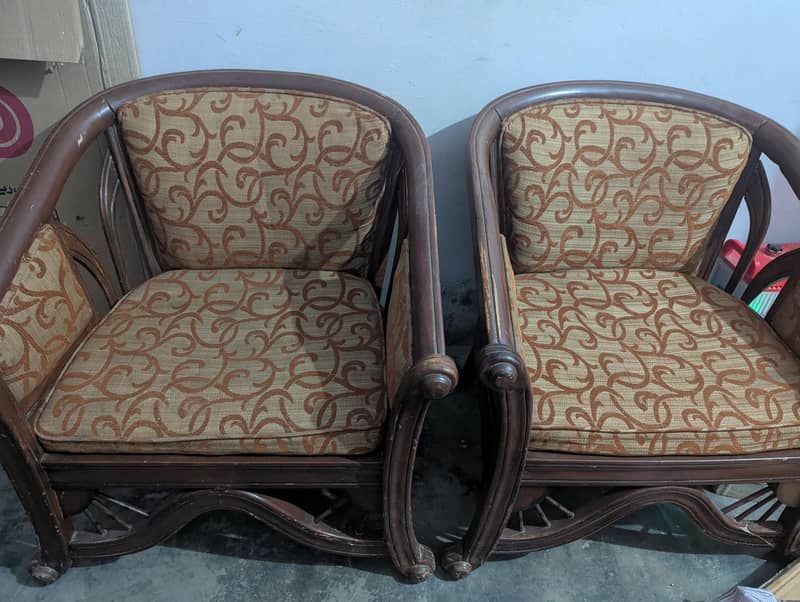 good condition sofa 1