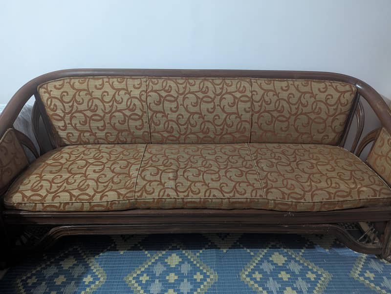 good condition sofa 3
