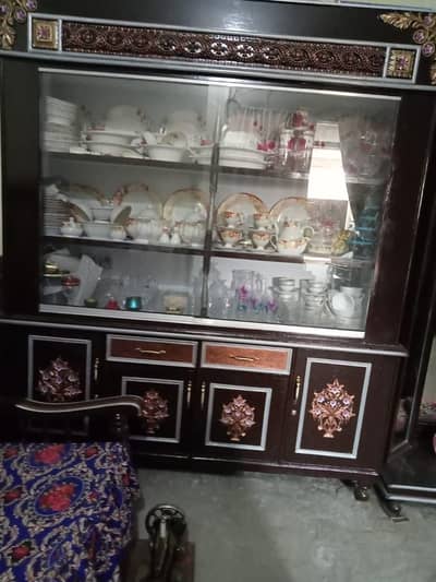 show case for crockery