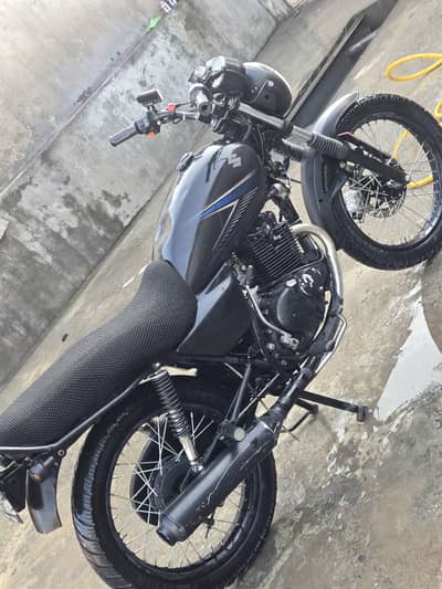 Suzuki Gs 150 2016.