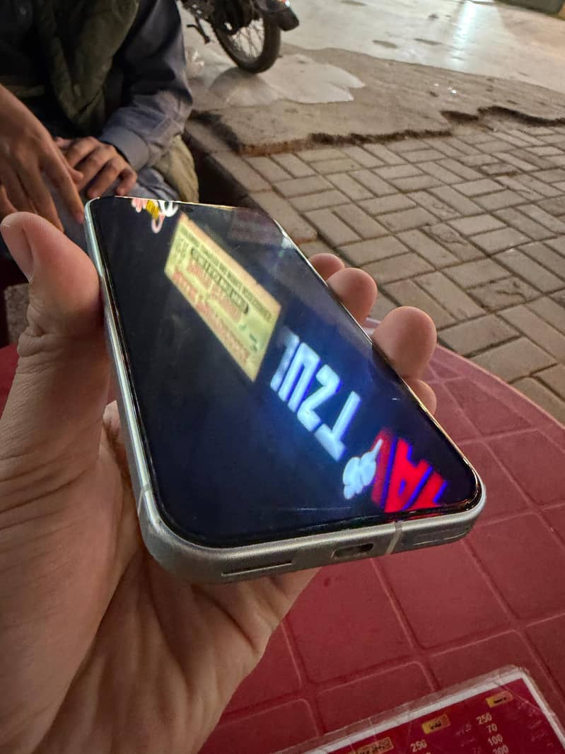 Pixel 9 - Single Sim 7