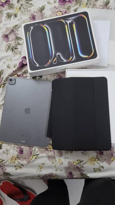 Ipad pro 13 inch m4 wifi+cellular 512gb urgent sale