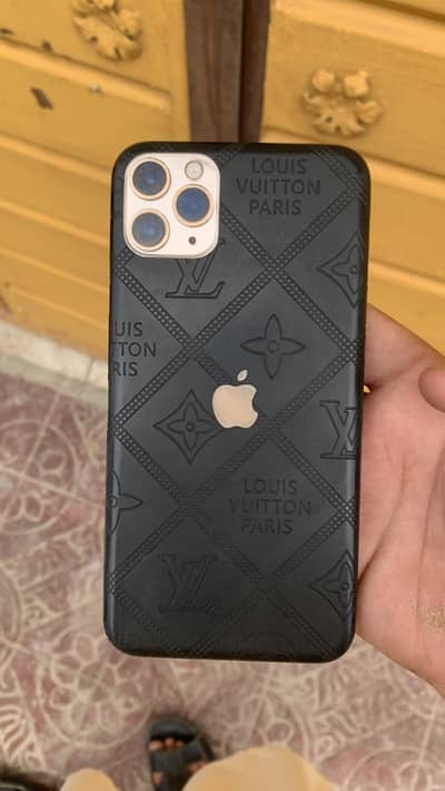 Iphone 11 pro max all ok gold colour 10/10