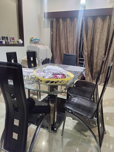 Dining table for sale