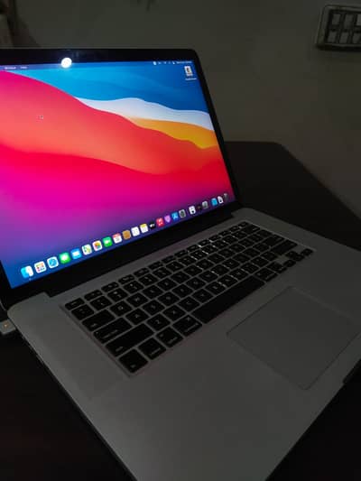 MACBOOk Pro 2015 15 inch i7