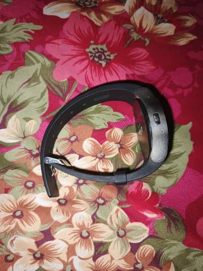 is watch ka dabba Nahin hai ismein sim lagti hai yah bahut acchi watch