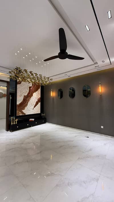 10 Marla Portion Available For Rent In Bahria Town Lahore