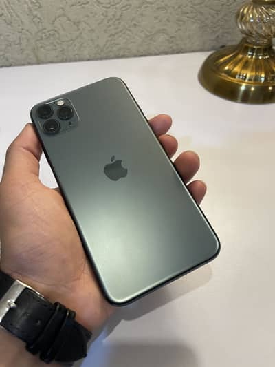 Iphone 11 pro max ( Midnight Green)