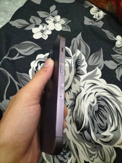 Selling iphone 14 pro