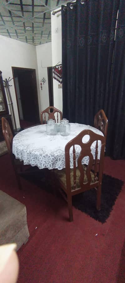 4 person wooden dinning table