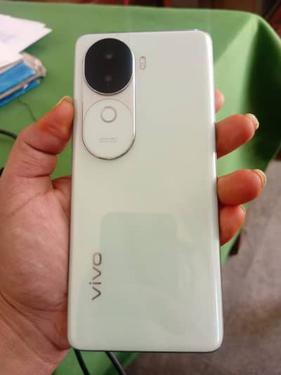 vivo 40ve 3 month warranty lelft 9/10