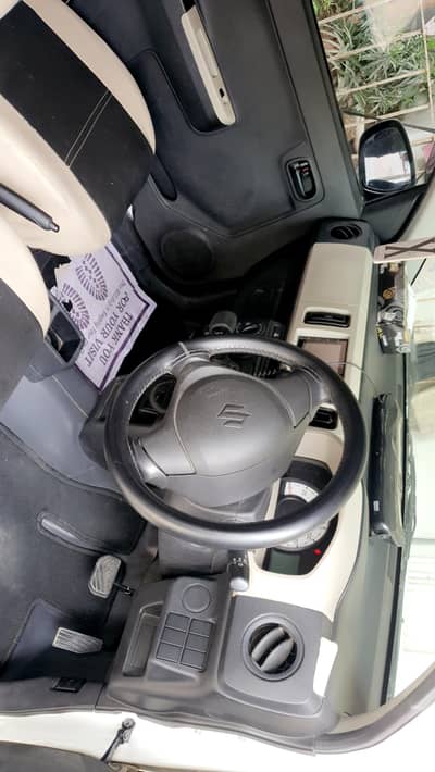 m seelling my suzuiki alto 2023  last month fully loaded 100%