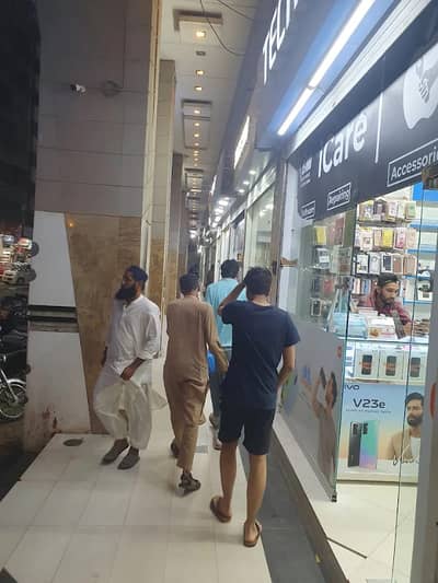 SHOP AVAILABLE FOR RENT